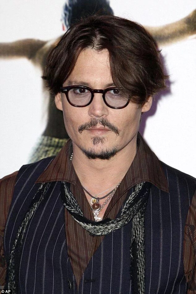 Прическа челка шторка мужская Pin on AAA Johnny Depp L'uomo Perfetto - Un Grande amore Johnny depp, Johnny dep