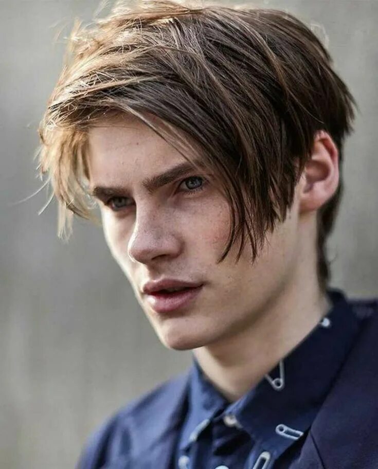 Прическа челка в разные стороны мужская 25+ Stylish Angular Fringe Haircuts for Men in 2024 Haircuts for men, Side fring