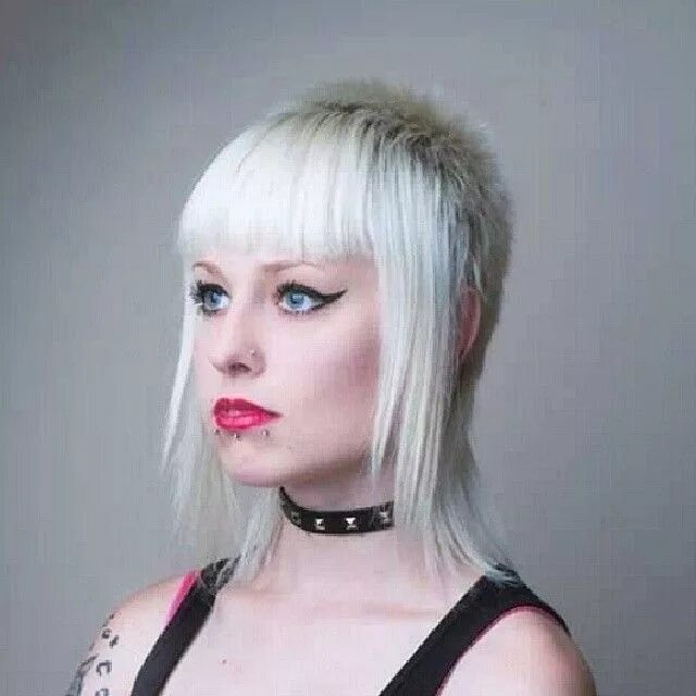 Прическа челси женская Punk hair, Short hair styles, Girls short haircuts