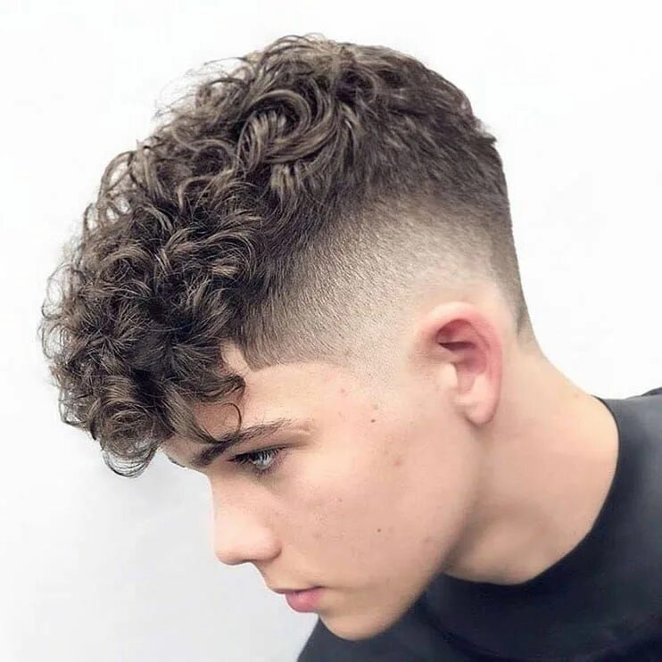 Прическа curly мужская 1,474 Me gusta, 7 comentarios - HAIRSTYLE (@hair.trends.men) en Instagram: "#hai