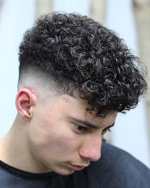 Прическа curly мужская Curly Undercut: 30 Modern Curly Hair Undercut for Men Fade haircut, Men haircut 