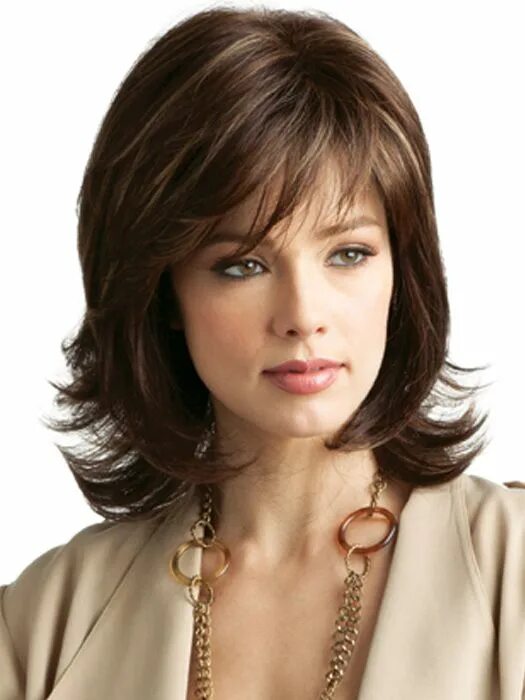 Прическа дебют на длинные волосы Kourtney by Rene of Paris Medium hair styles, Haircuts for medium hair, Long hai