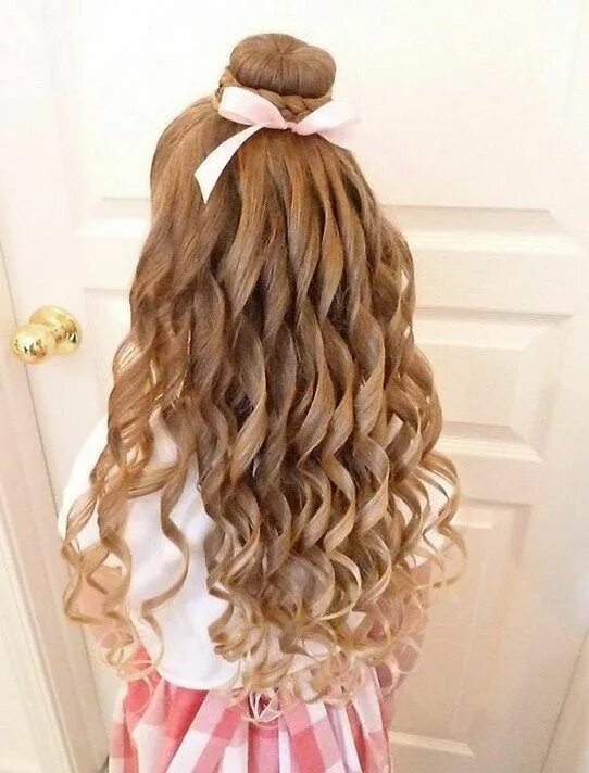 Прическа девочке на длинные волосы кудри best 20 color ful hair style 2019 for wedding Long hair girl, Wavey hair, Short 