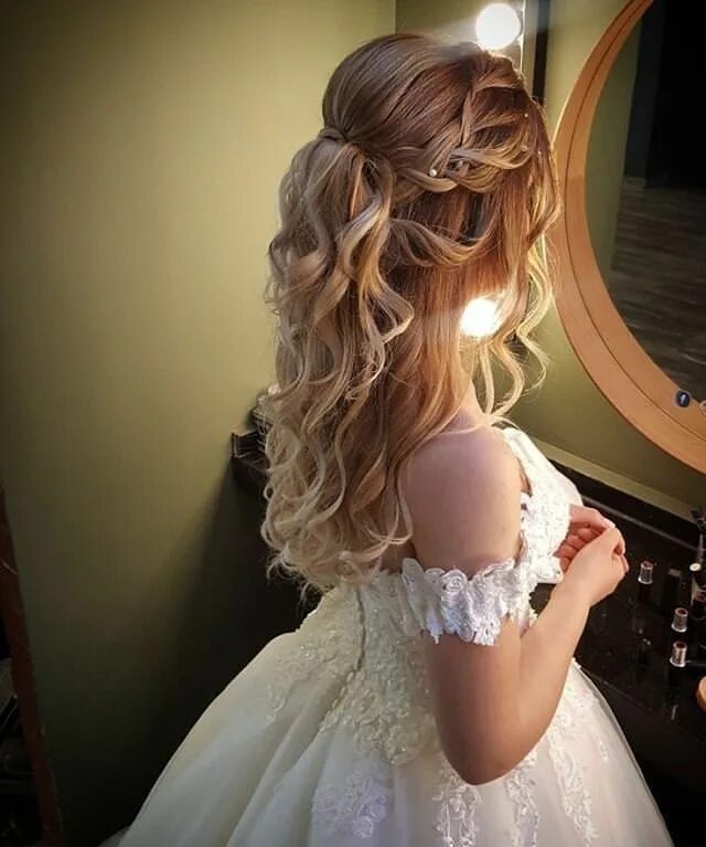 Прическа девочки на свадьбу длинные волосы Pin de Leeh Camppos em CABELOS em 2019 Cabelo casamento, Penteado noiva e Pentea