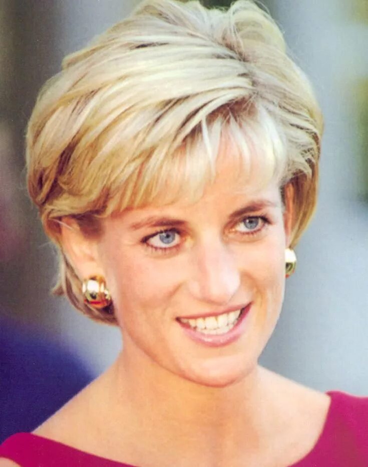 Прическа диана фото Princess Diana on her last Engagement Princess diana hair, Diana haircut, Prince