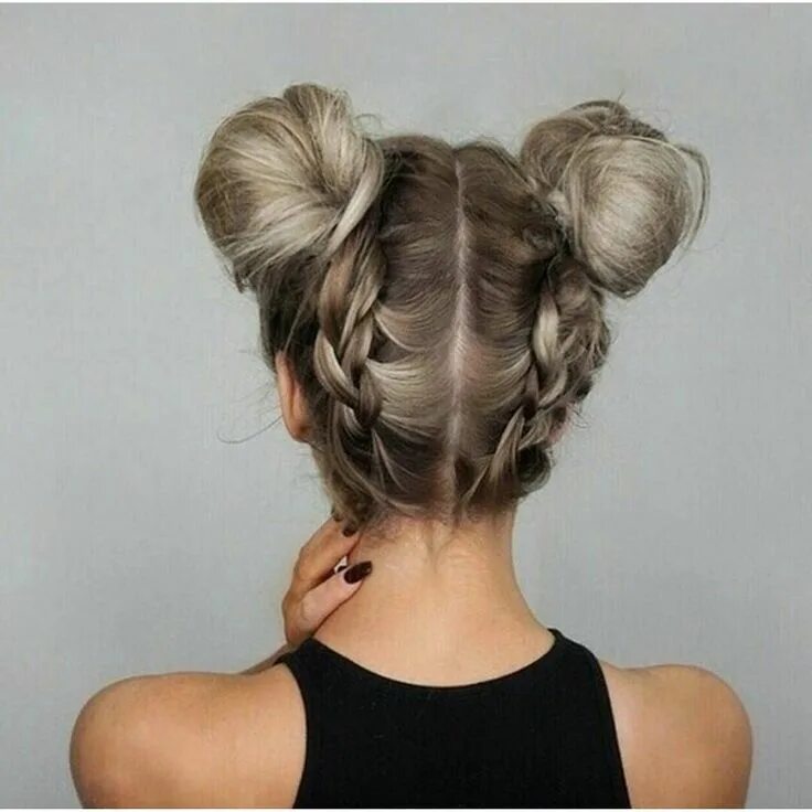 Прическа длинная шишка 16 Easy and Chic Hair Updos for Cool Girls Prom hair updo, Easy hairstyles, Oval