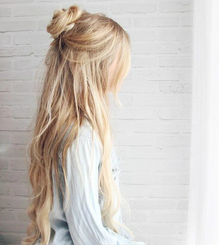 Прическа длинные светлые волосы KASSINKA Top Knot Tutorial #longhairs Long hair styles, Hair styles, Bohemian ha