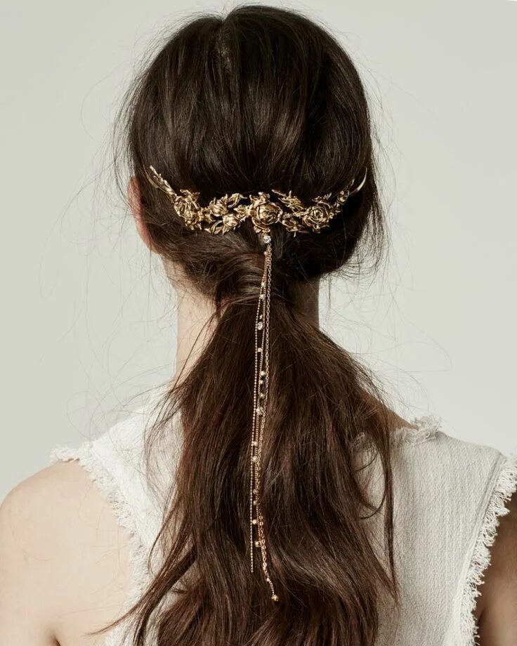 Прическа длинные волосы шпильками Bows, Barrettes, Bars, Oh My! All the Popular Hair Trends for Fall Bridal Hairst