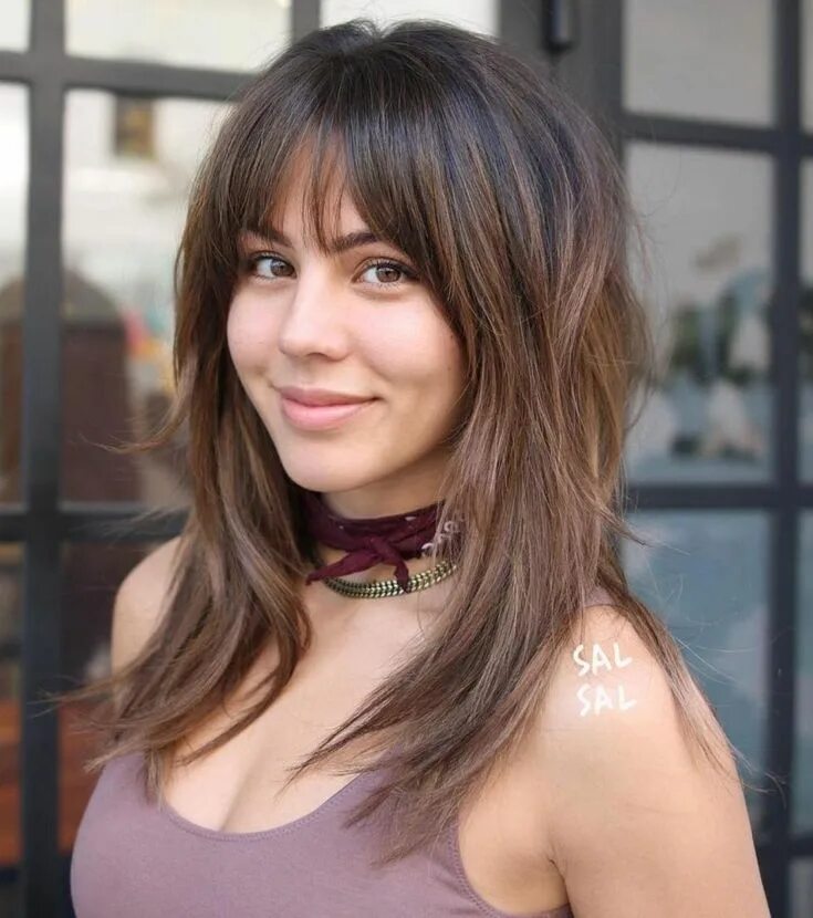 Прическа длинный каскад с челкой фото Medium-to-Long Choppy Cut with Bangs Long shag haircut, Long shag hairstyles, Lo