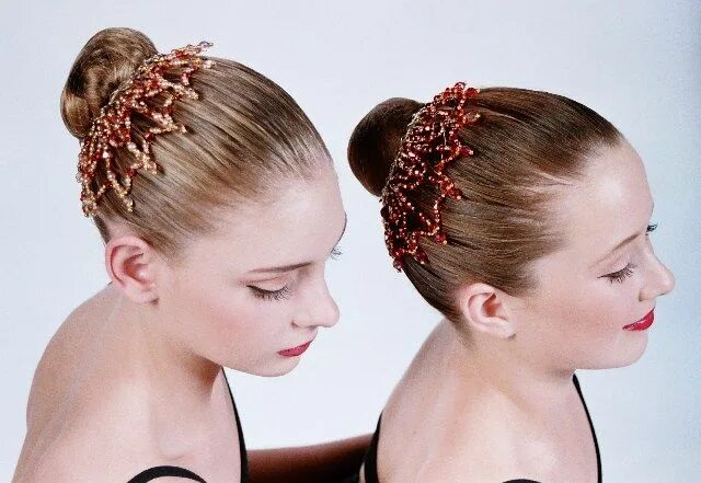 Прическа для балета для девочки Tiaras 4 Dance provides aesthetically appealing and elegant ballet Swarovski & s