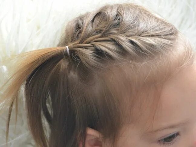 Прическа для девочки чтобы убрать челку 5 Quick & Easy Hairstyles For Toddler Girls - Momtastic Easy toddler hairstyles,