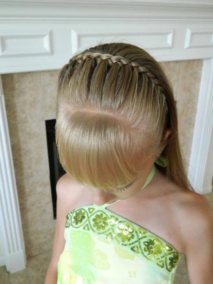 Прическа для девочки до плеч The cutest dutch braid / Bonita Hair Do Baby hairstyles, Girl hair dos, Hairdo