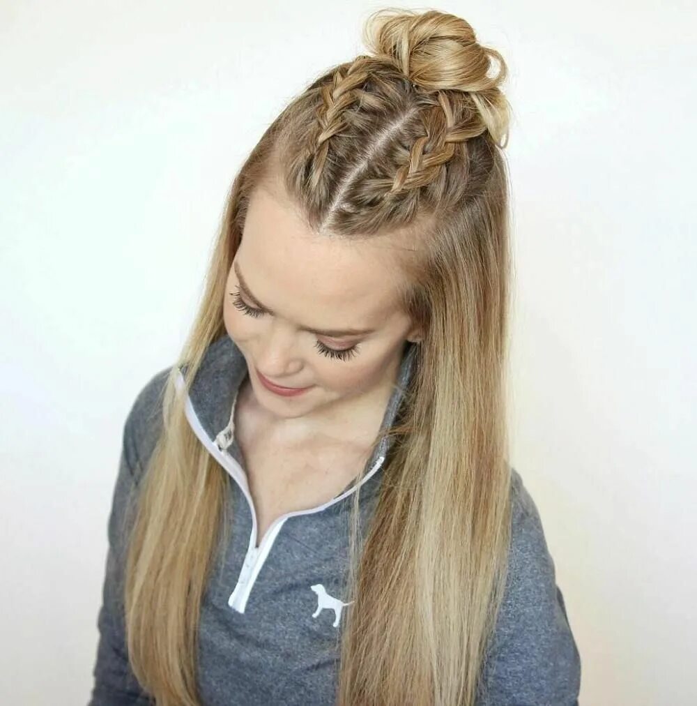 Прическа для девочки косички и распущенные 20 Ideas How to Spice Up Your Half Bun Thick hair styles, Sporty hairstyles, Hai