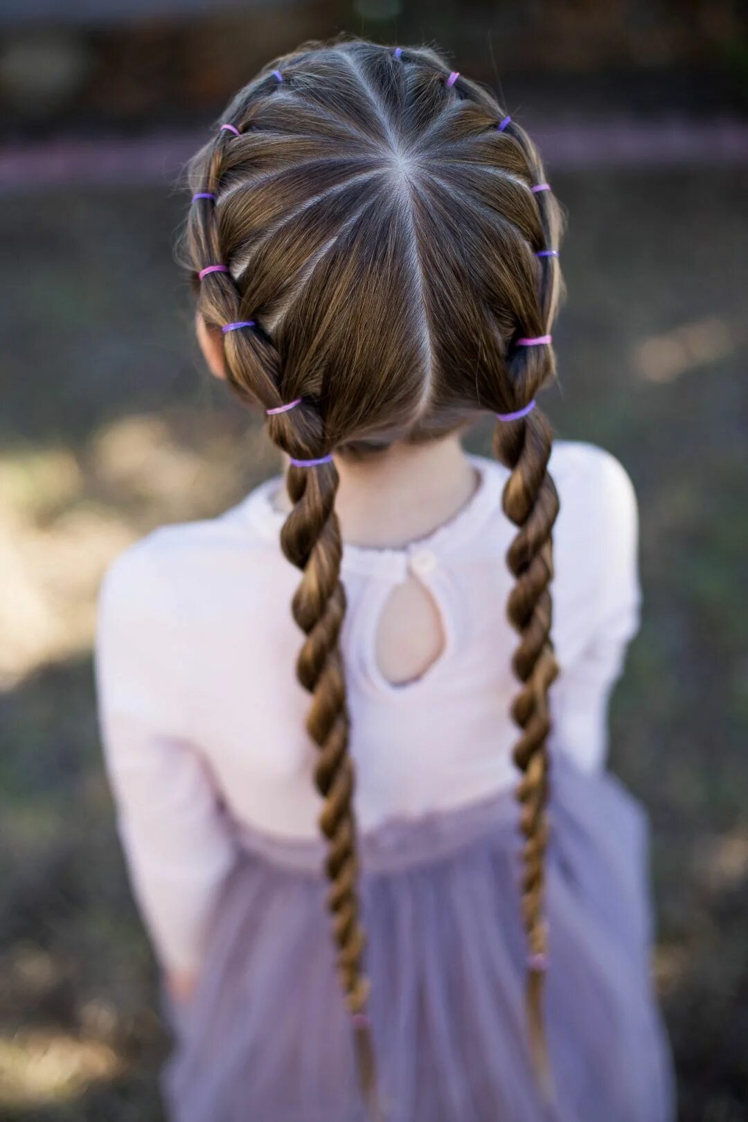 Прическа для девочки на длинные косы Banded Twist Braid Cute Girls Hairstyles Cute girls hairstyles, Girl hairstyles,