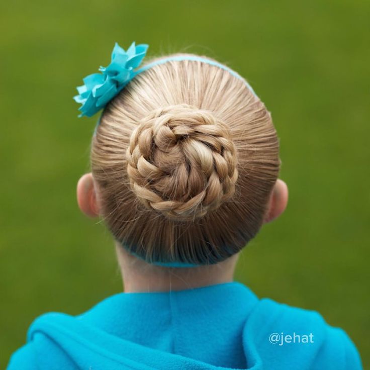 Прическа для девочки папе jehat hair - Simple braided ballet bun! #twinshair... DANCE PHOTOGRAPHY Gymnasti