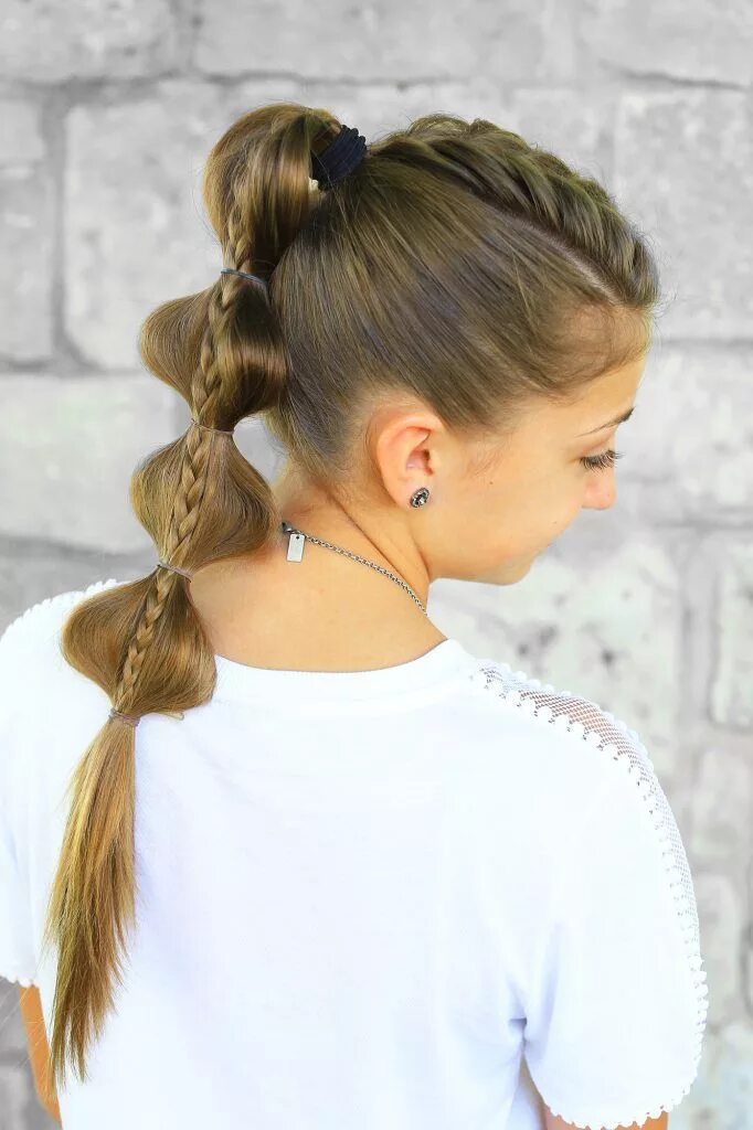 Прическа для девочки повседневная на длинные Stacked Bubble Braid Ponytail hairstyles easy, Cute girls hairstyles, Girl hairs