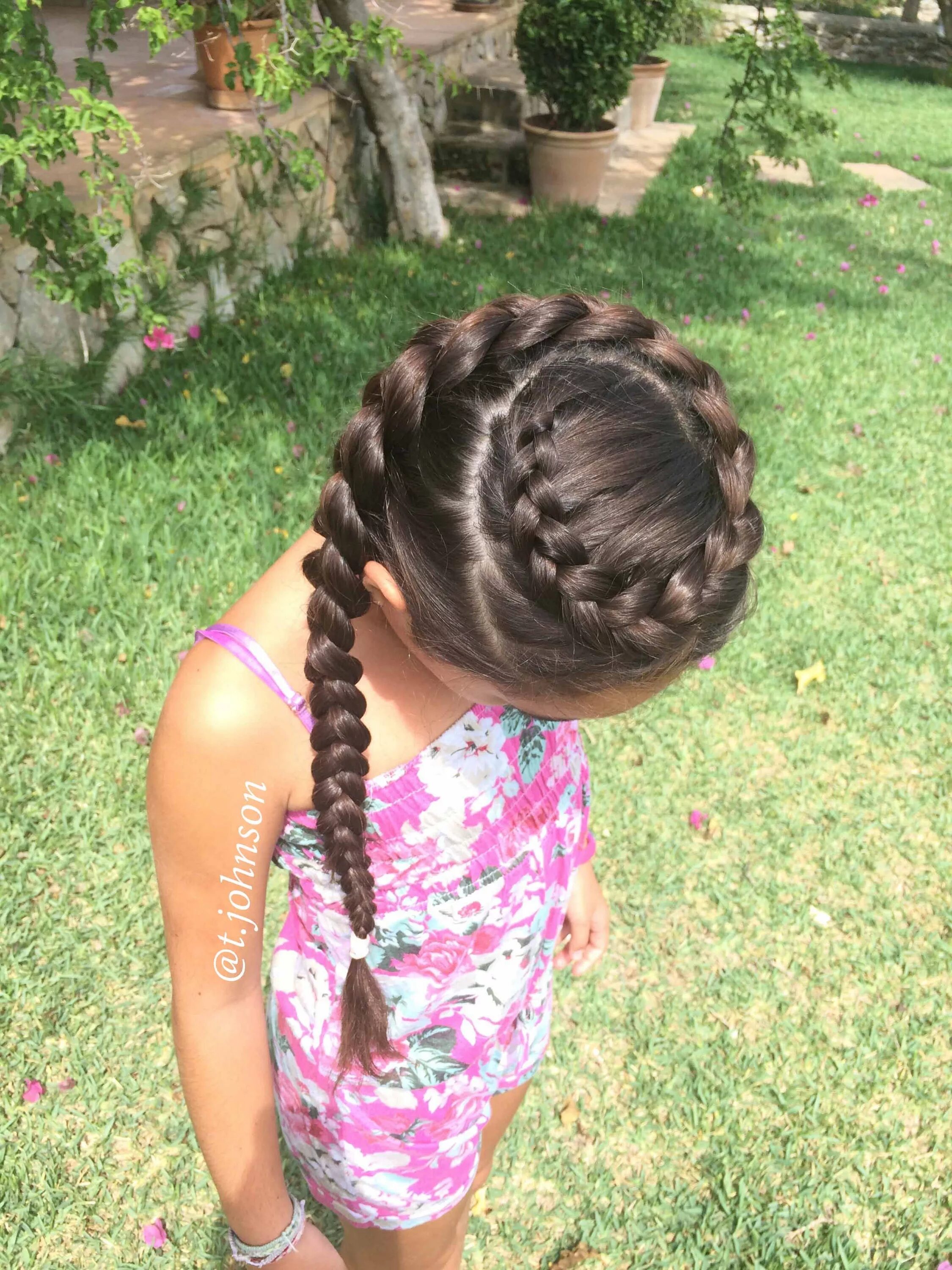 Прическа для девочки с косичками спереди Crown Dutch Braid Girl hair dos, Natural hair styles, Baby hairstyles