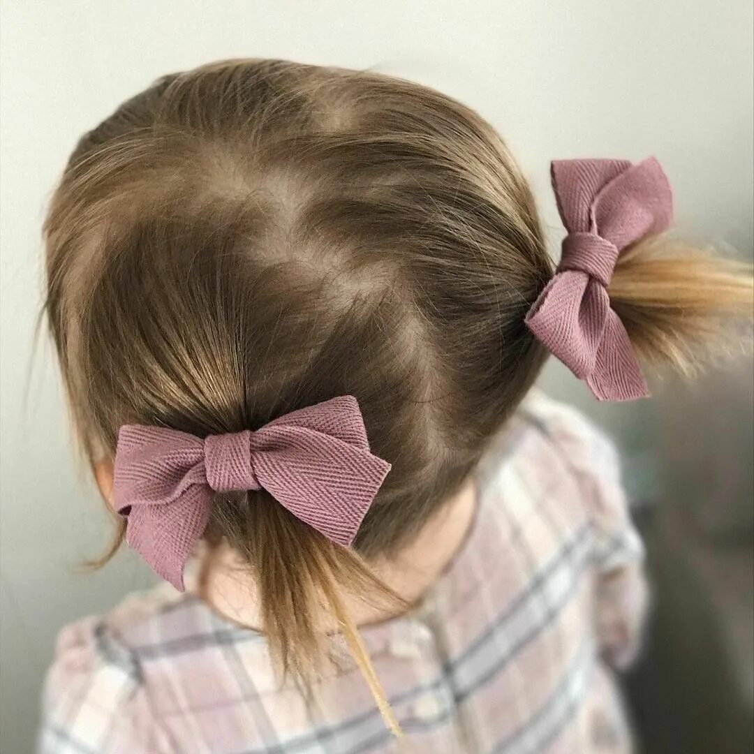 Прическа для девочки с маленькими бантиками Our Mila twill bows in mauve. Also available on a headband! Baby girl hair, Baby