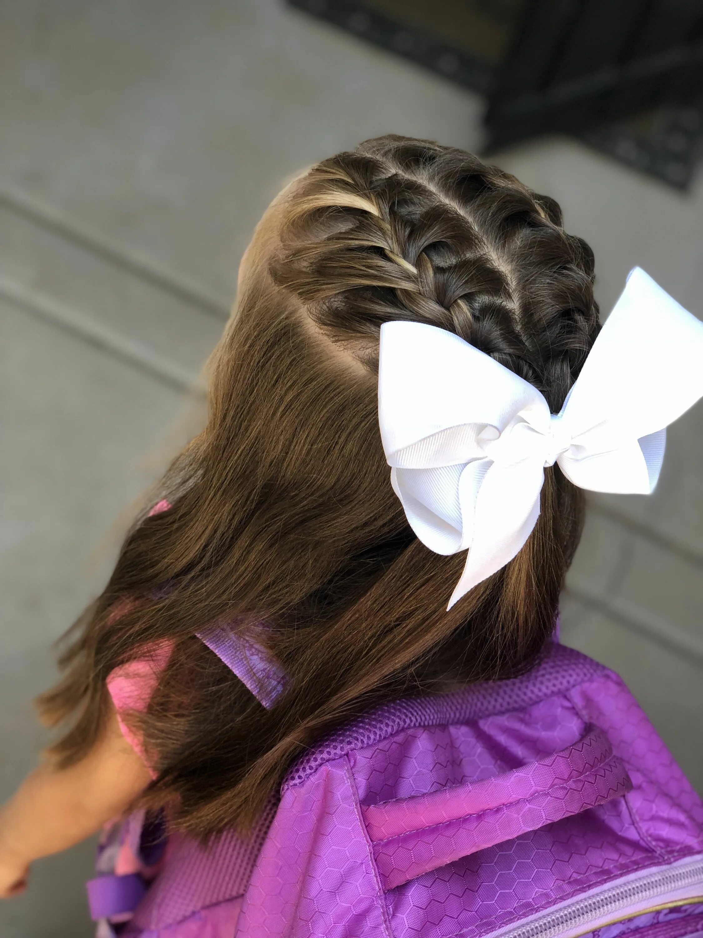 Прическа для девочки школьницы Pinterest Girl hair dos, Flower girl hairstyles, Kids hairstyles