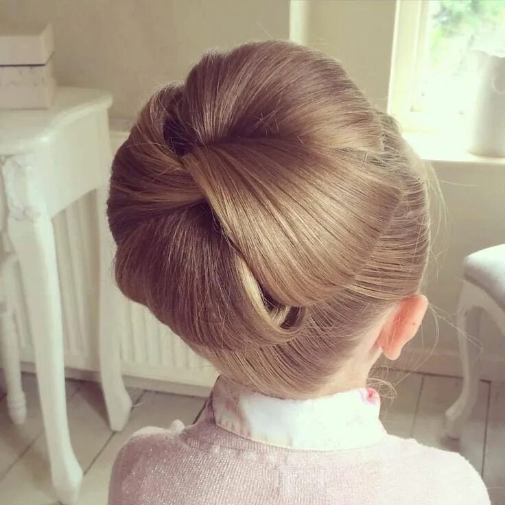 Прическа для девочки собранные волосы Çocuk Topuz Modelleri ve Yapılışları Baby hairstyles, Hair, Kids