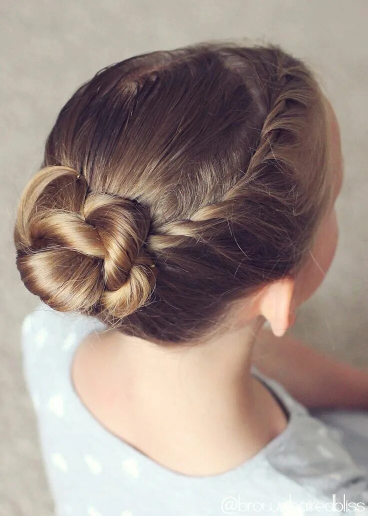 Прическа для девочки убранные волосы Side Twist into a Rope Twist Bun - Girls updo hairstyles, Girl hair dos, Easy br