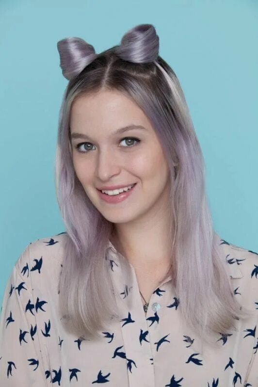 Прическа для девочки ушки из волос Cute Halloween Hairstyles: Quick and Easy Cat Ears! Halloween hair, Teen hairsty