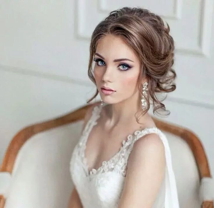 Прическа для фотосессии на средние волосы Recogidos de Pelo para todo tipo de Ocasiones Natural wedding hairstyles, Bride 