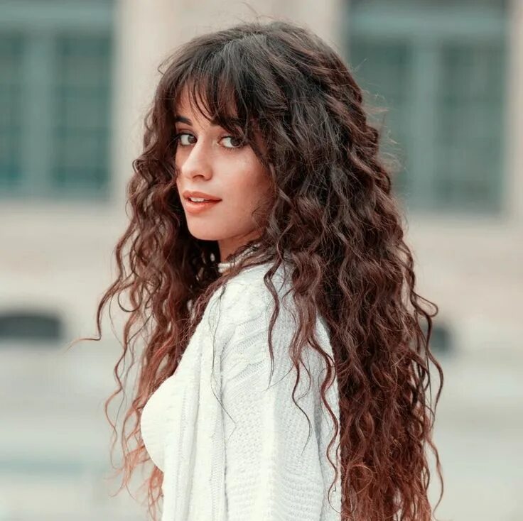 Прическа для кудрявых волос женская длинные Pin on Camila Culobello Long hair styles, Cabello hair, Hair styles