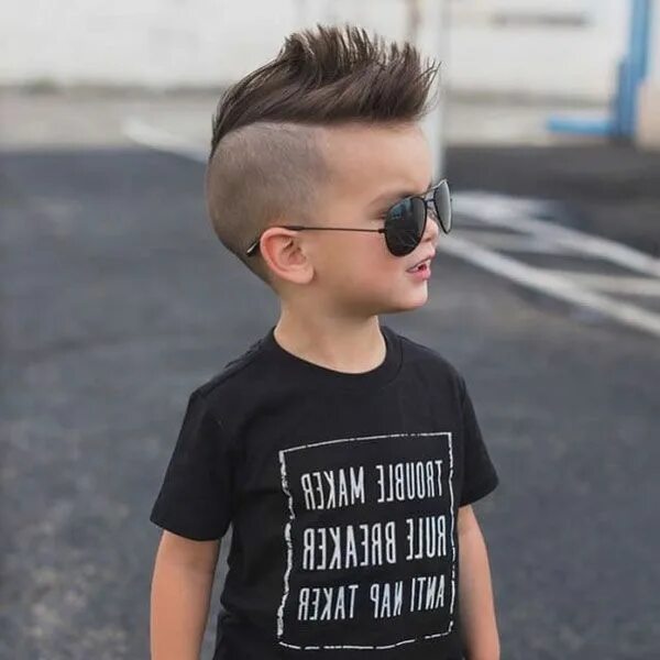 Прическа для мальчика модная фото короткие 25 Cool Kids Mohawk Ideas: The Best Little Boy Mohawk Haircuts (2022) Kids hairs