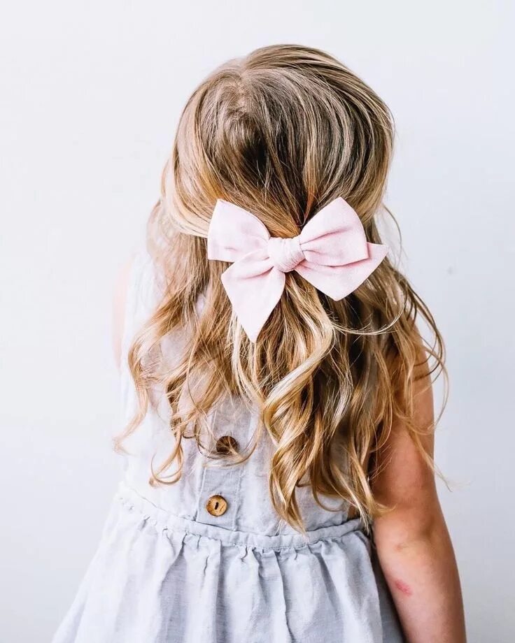 Прическа для маленькой девочки на средние волосы In love with doing my girl's hair this way! Trying for Easter! Baby girl hair, L