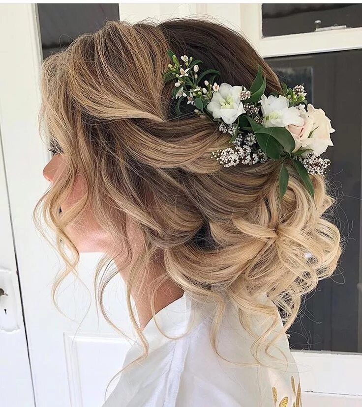 Прическа для подружки на средние волосы 1, 2, 3, 4, 5, 6, 7, or 8? . . . #updo #hairstyles #vscoedit #vscobrasil #weddin