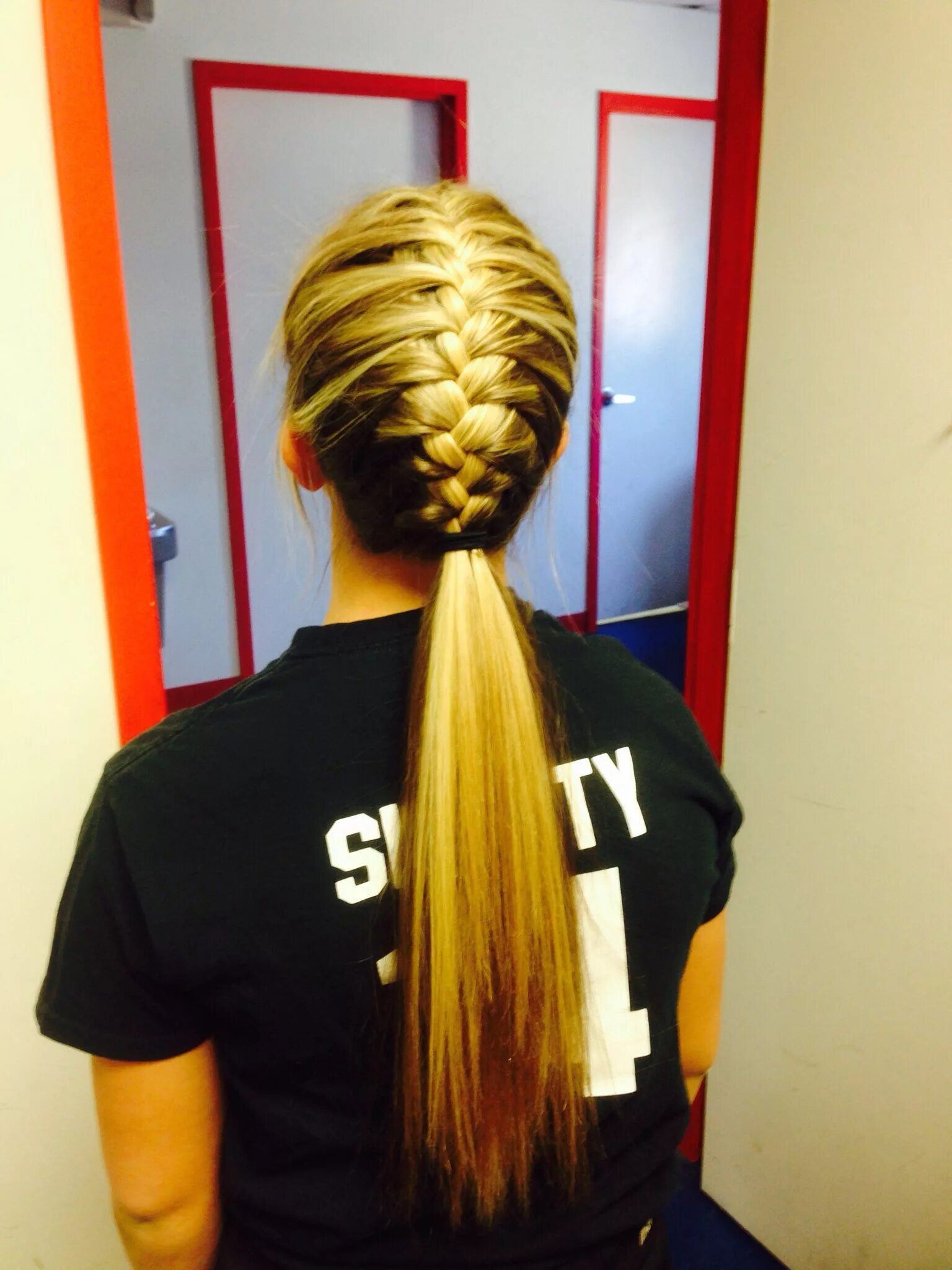 Прическа для спорта на длинные волосы Pin on Softball Sporty hairstyles, Basketball hairstyles, Sport hair