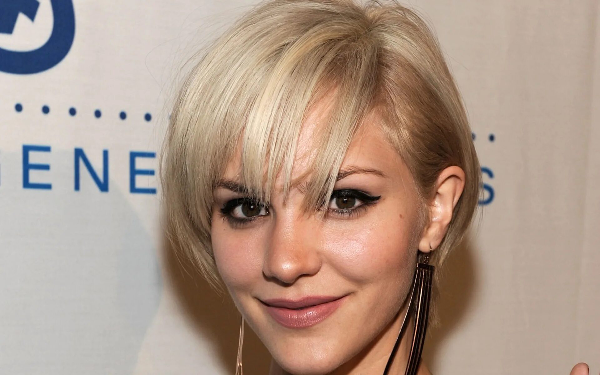 Прическа для тонких прямых волос Blonde Katharine McPhee 1920 x 1200 widescreen Wallpaper