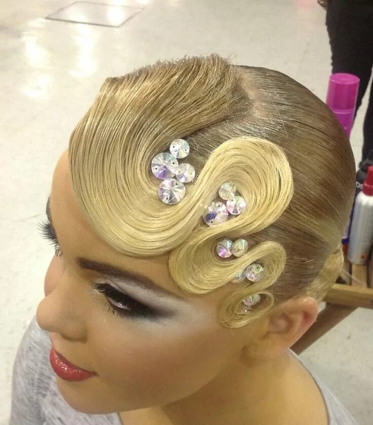 Прическа для вальса для девочки Pin by Rosa clavel Pineda garcia on peinado Competition hair, Ballroom hair, Dan