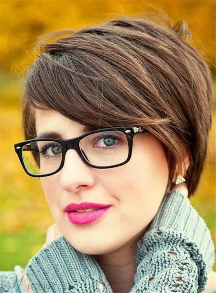 Прическа для женщины в очках Short Chic Pixie Straight Glamour Synthetic Hair Capless Women Wig 6 Inches Shor