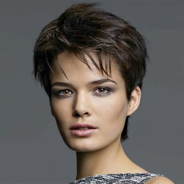 Прическа для жестких волос для женщин Pin on прически Short choppy hair, Choppy hair, Short hair styles