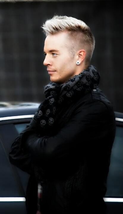 Прическа домик мужская Sauli in Finland 2012 Hair styles, Hair, Style