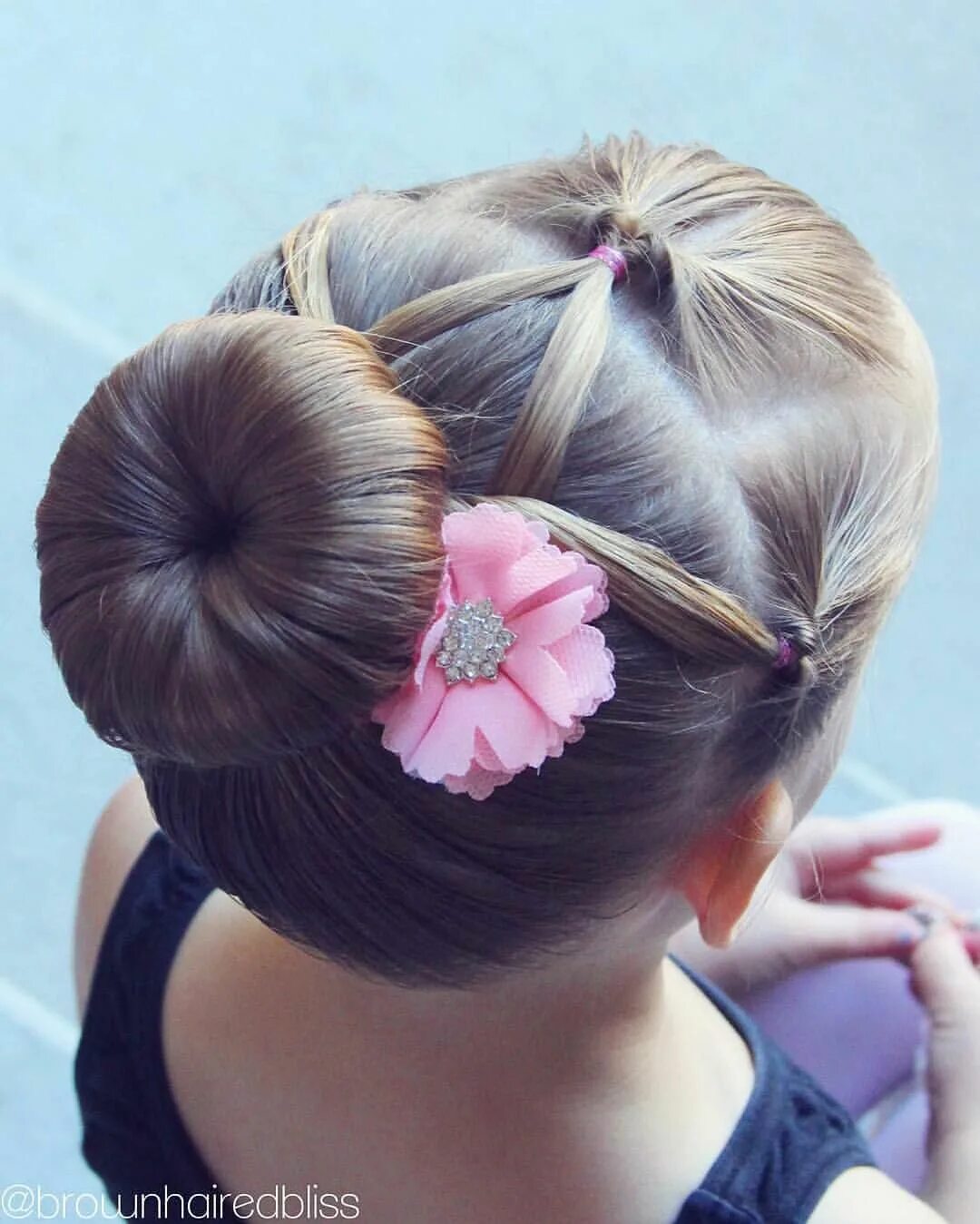 Прическа дулька для девочек Pin on hair * kids