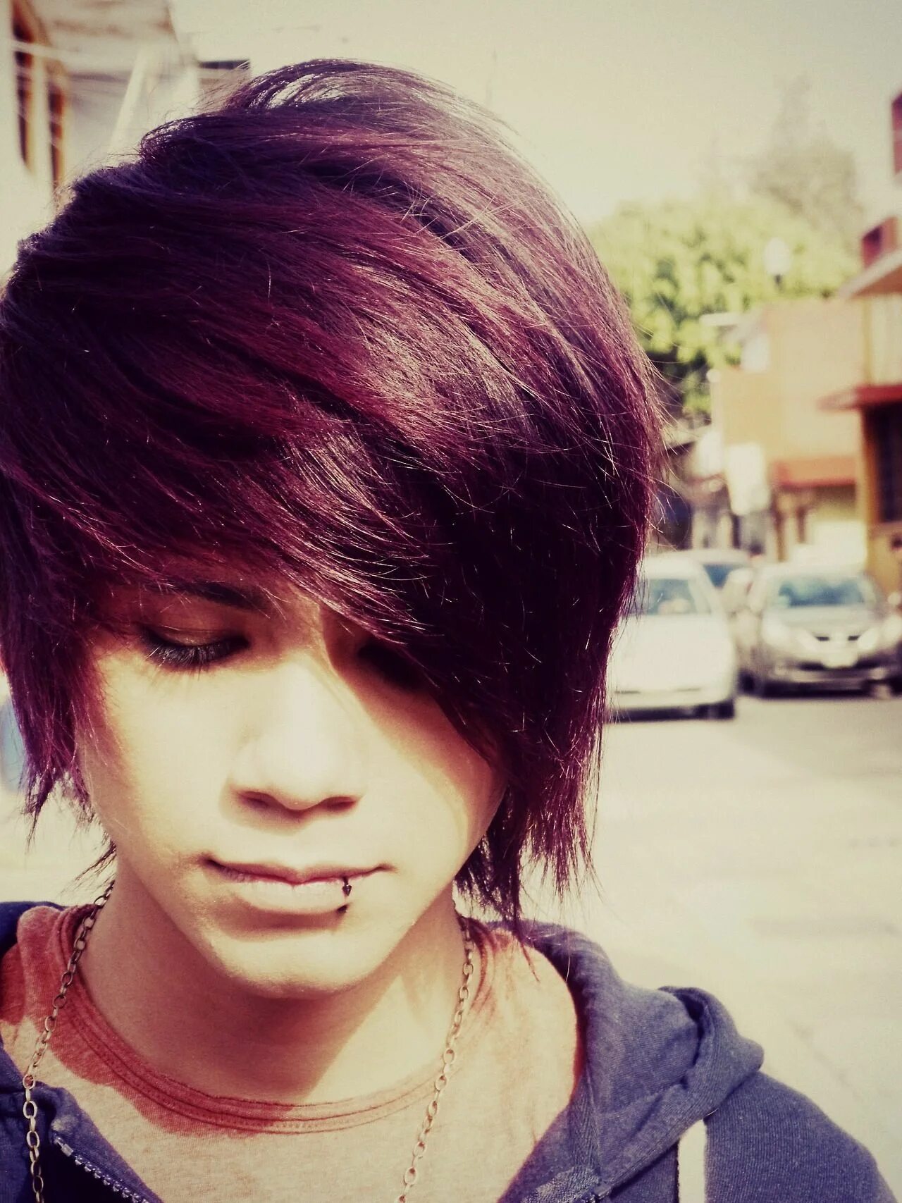 Прическа эмо Burgundy, Plum, Maroon, Wine, Aubergine & Bordeaux! Emo hair, Emo hairstyles for