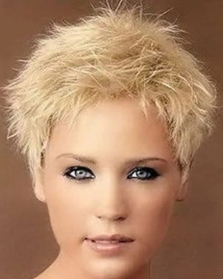 Прическа ежик для женщин Image result for short spiky hairstyles Short spiky hairstyles, Short spiky hair