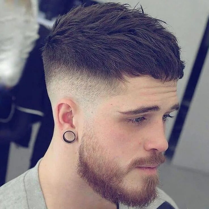 Прическа фейд The Low Fade Men's Haircut: A Trending Style For 2023 Mens haircuts short, Fade 