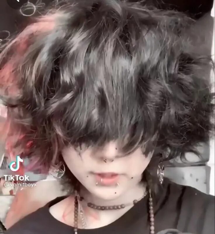 Прическа fluffy Vomitboyx Hair inspiration short, Short grunge hair, Short hair haircuts