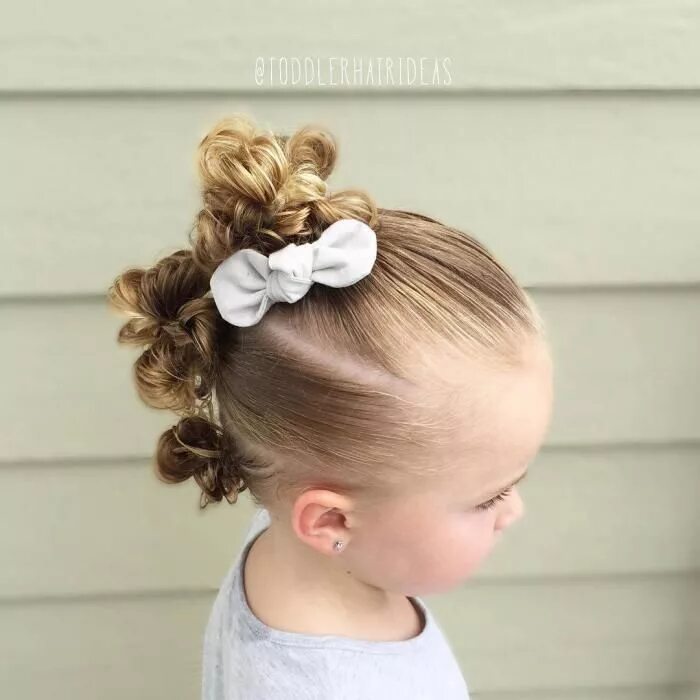 Прическа фотки для девочек 63 детские прически на выпускной в детский сад Hair styles, Toddler girl haircut