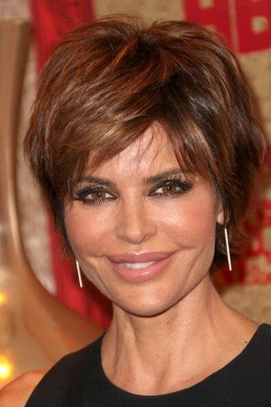 Прическа французский выщип фото 30 Spectacular Lisa Rinna Hairstyles Short hair styles, Lisa rinna haircut, Lisa