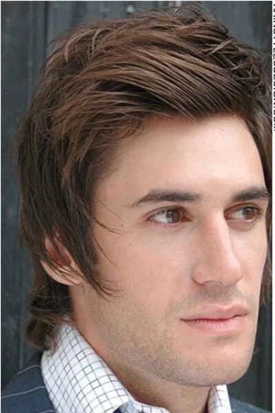 Прическа гаврош мужская фото Gorgeous Comed Back Brown Hair travel places in 2019 Men hair color, Natural bro