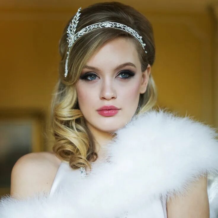 Прическа гэтсби Lovely Art Deco...at Angela Marie. Gatsby hair, Vintage wedding hair, Great gats