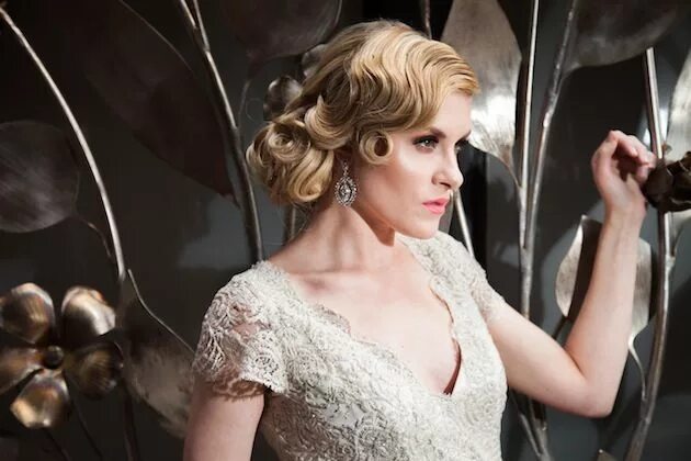 Прическа гэтсби фото Elegant Black and Gold Wedding Inspiration Gatsby wedding hair, Vintage wedding 