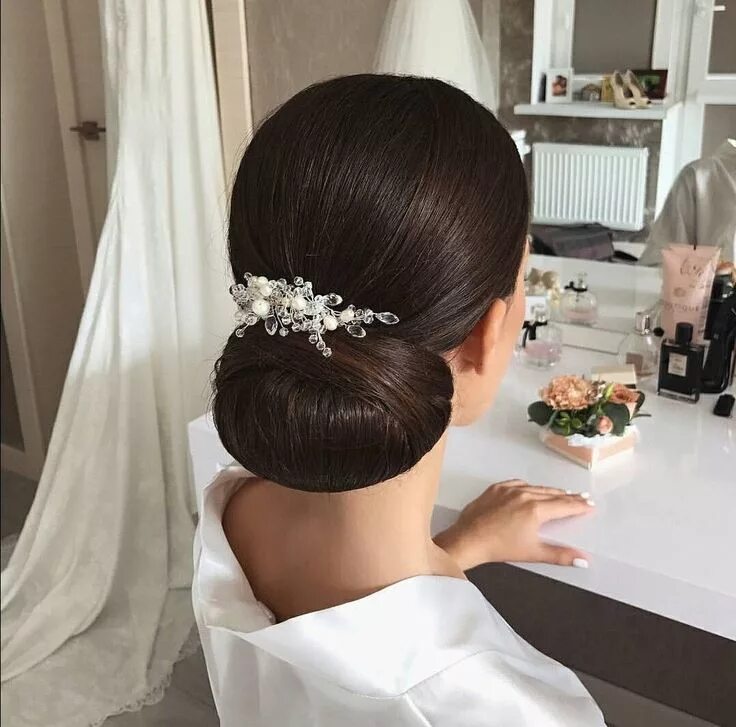 Прическа гладкий пучок на средние Domain Details Page Wedding hair up, Wedding hairstyles, Bun hairstyles