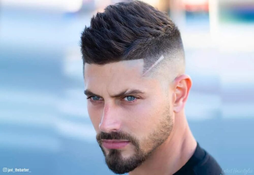 Прическа года для мужчин 21 Trendy Faux Hawk Fade Haircuts for Men in 2024