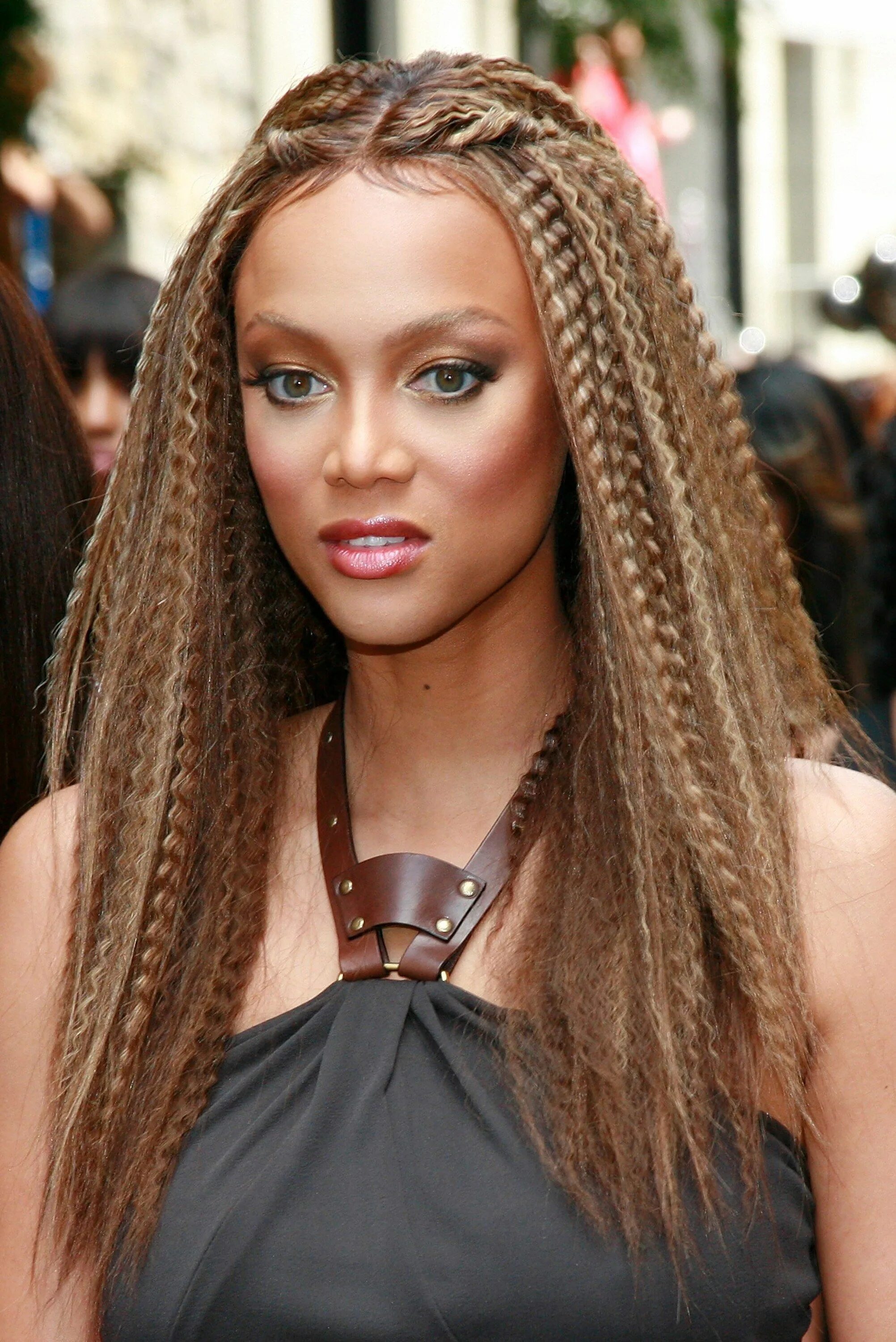 Прическа гофре на длинные Crimped Hair Is Poised to Make a Comeback This Fall 90s hairstyles, Long hair st